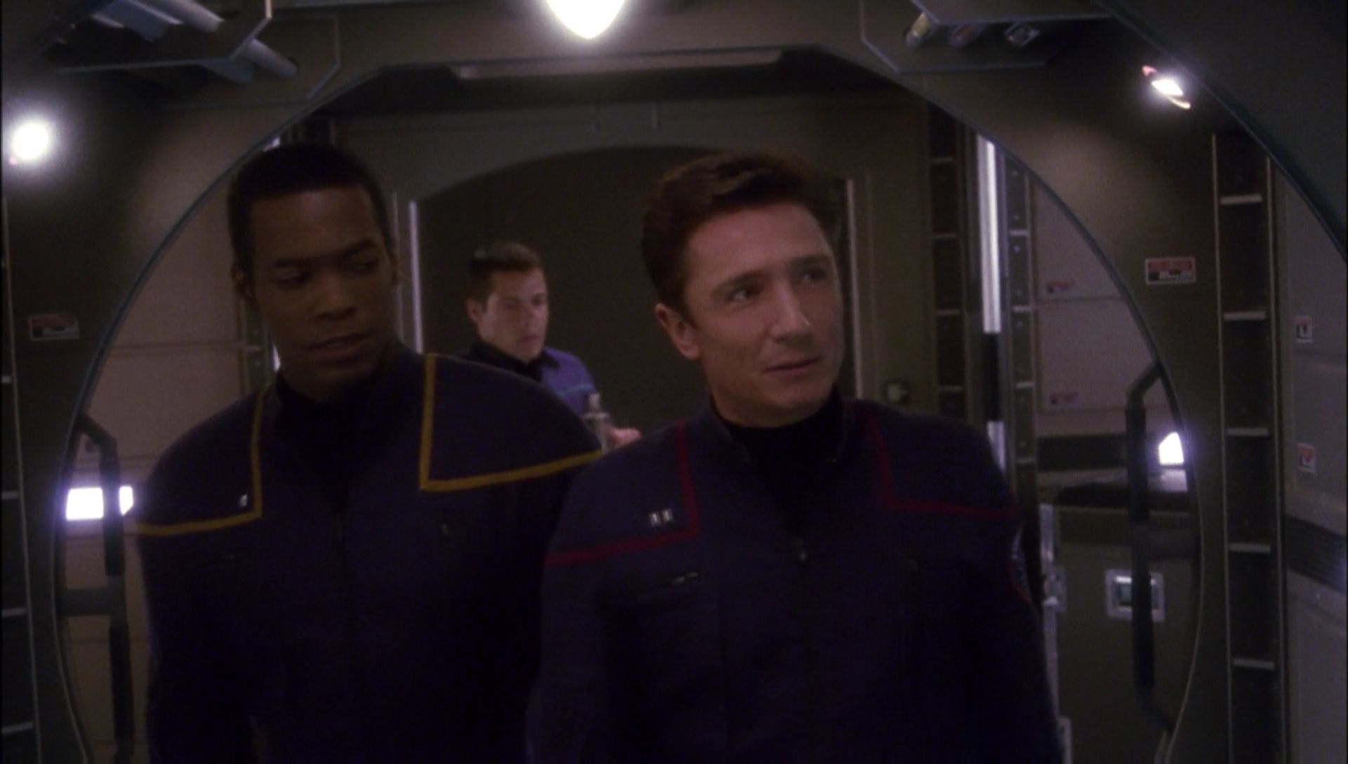 ariane179254_Enterprise_1x01-1x02_BrokenBow_0822.jpg