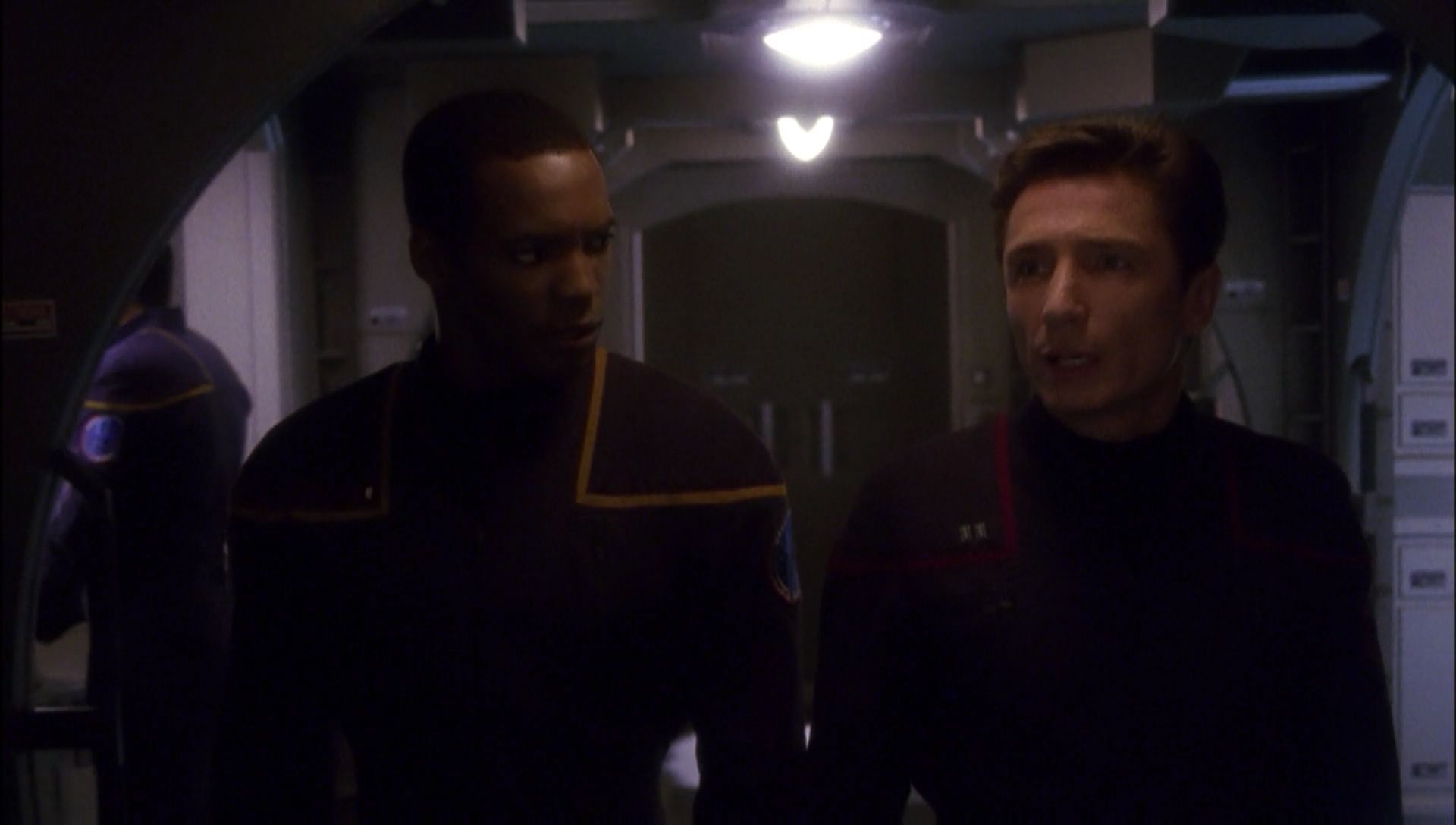 ariane179254_Enterprise_1x01-1x02_BrokenBow_0828.jpg