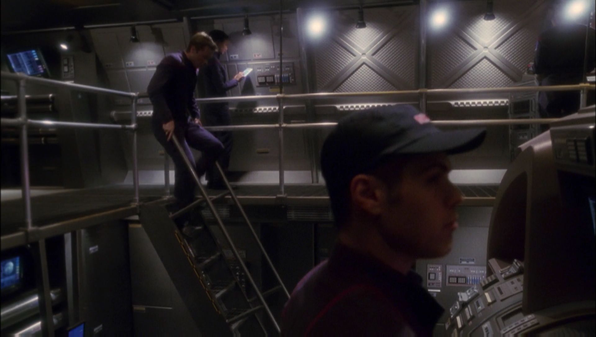 ariane179254_Enterprise_1x01-1x02_BrokenBow_0857.jpg