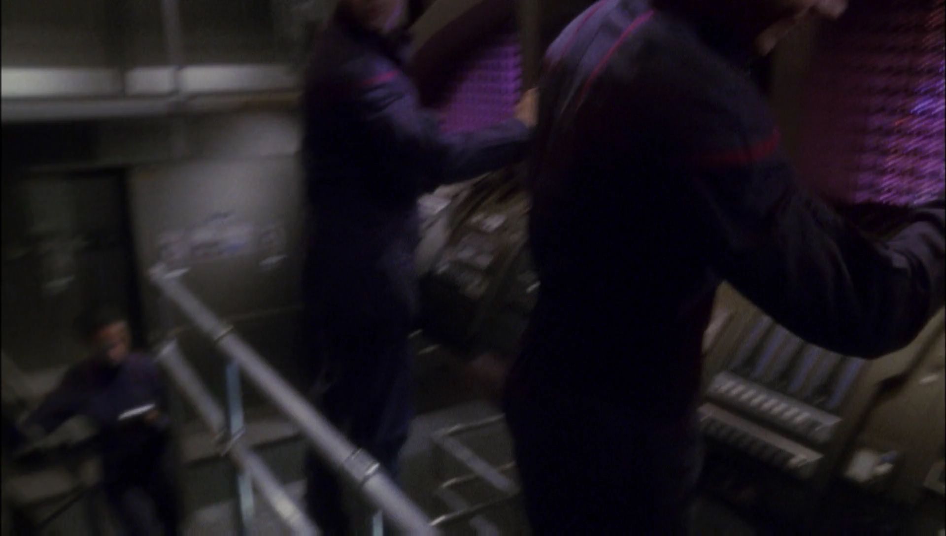 ariane179254_Enterprise_1x01-1x02_BrokenBow_0872.jpg