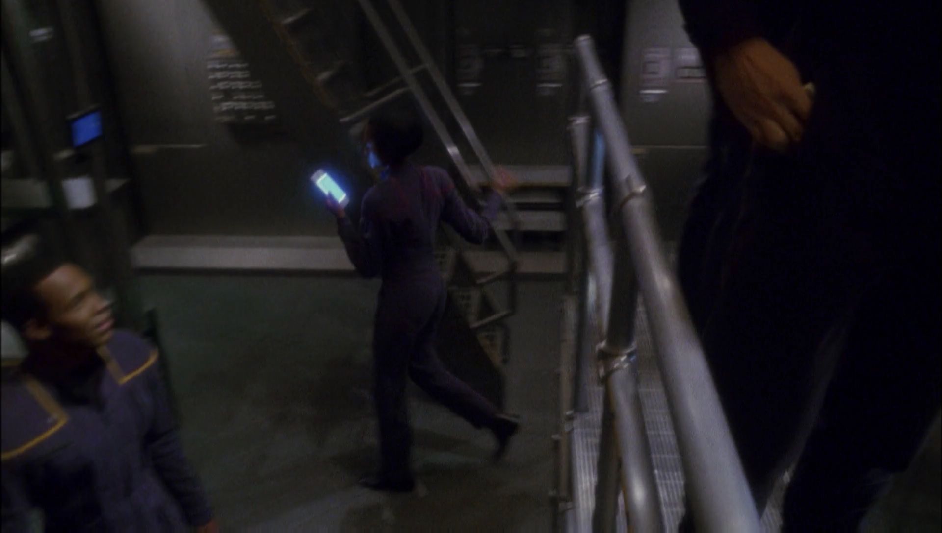 ariane179254_Enterprise_1x01-1x02_BrokenBow_0873.jpg