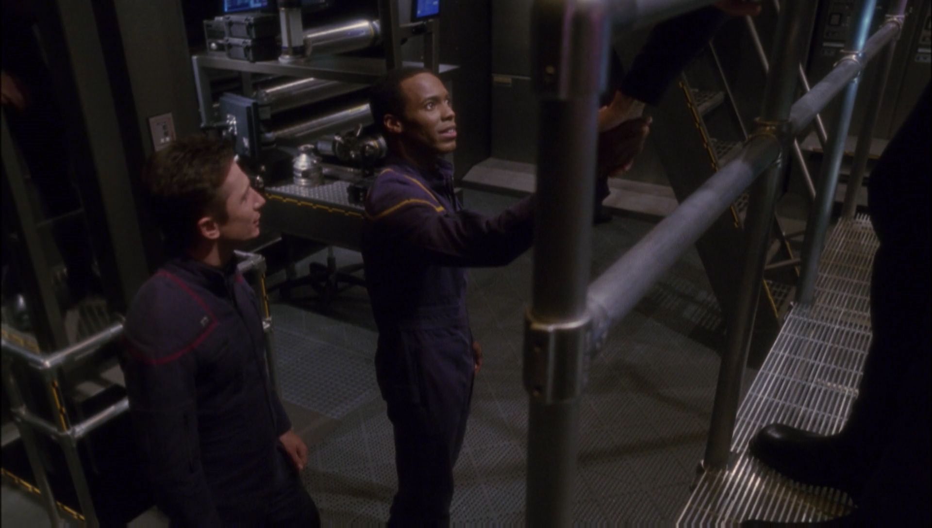 ariane179254_Enterprise_1x01-1x02_BrokenBow_0882.jpg