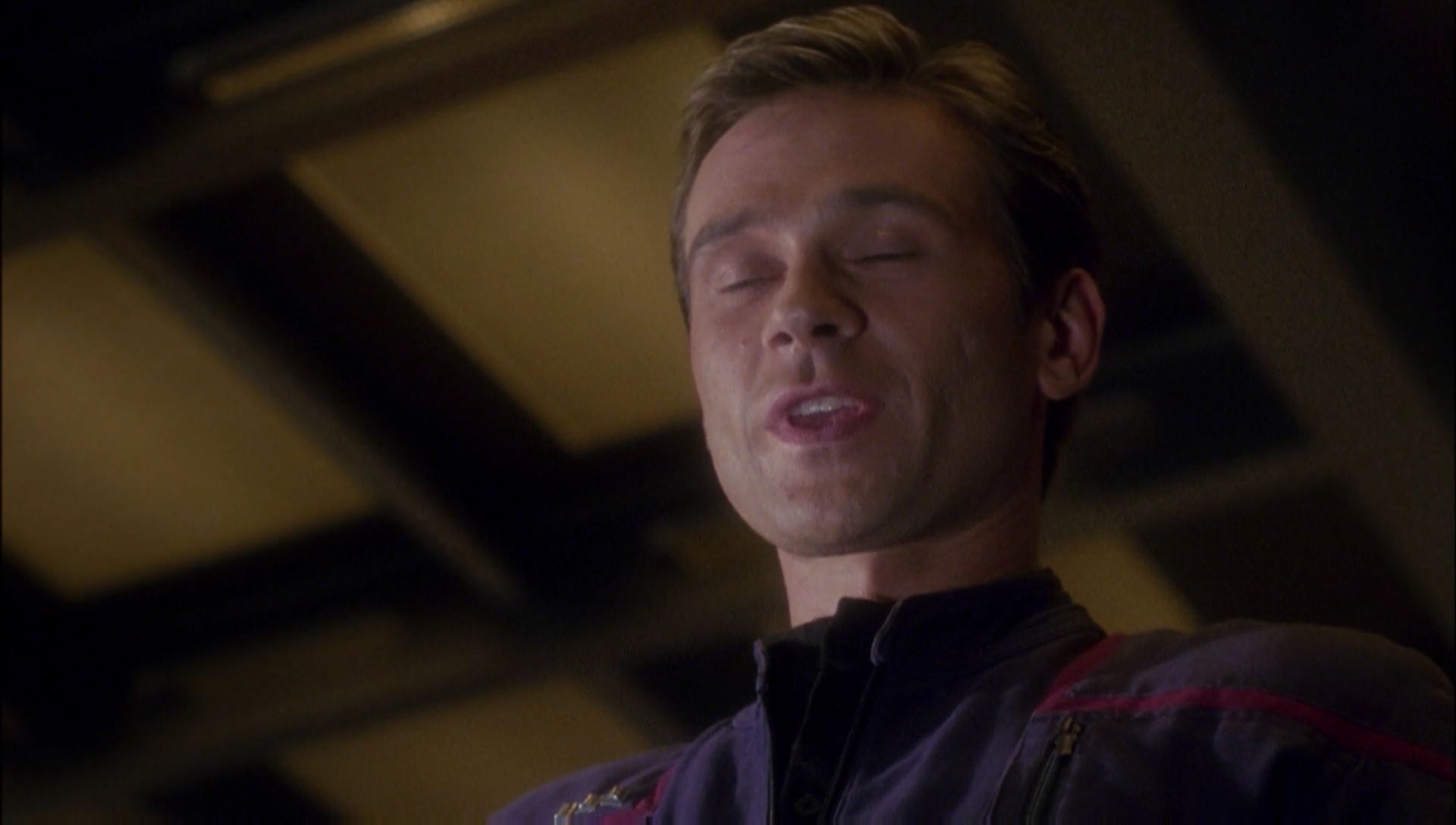 ariane179254_Enterprise_1x01-1x02_BrokenBow_0900.jpg