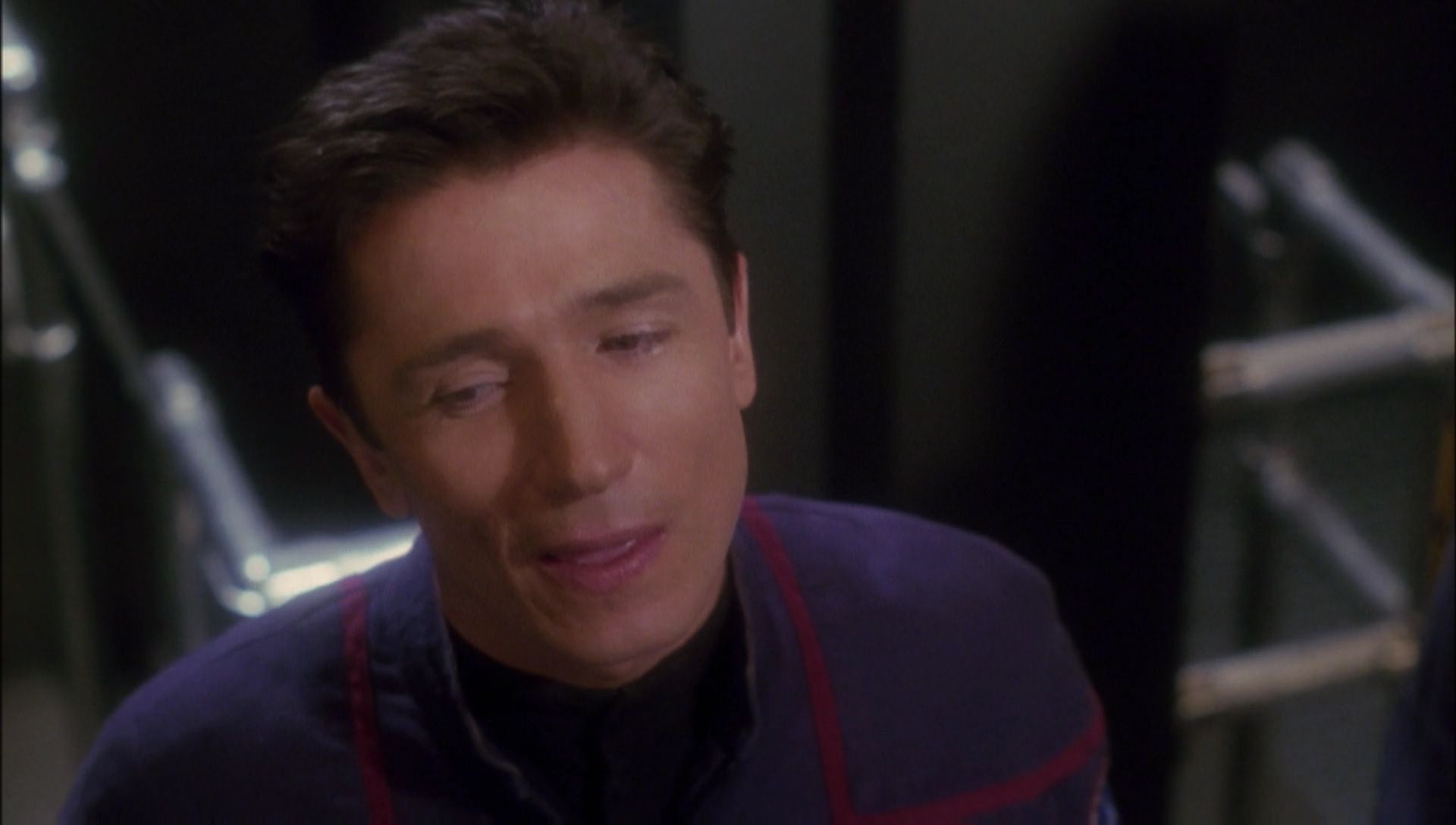 ariane179254_Enterprise_1x01-1x02_BrokenBow_0904.jpg
