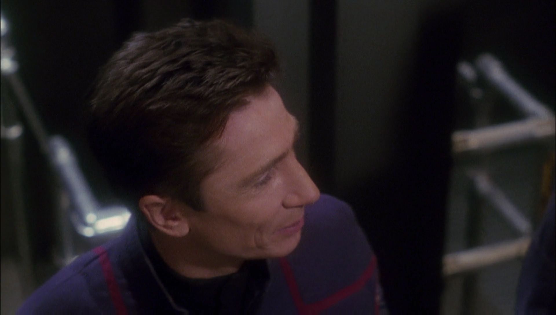 ariane179254_Enterprise_1x01-1x02_BrokenBow_0905.jpg