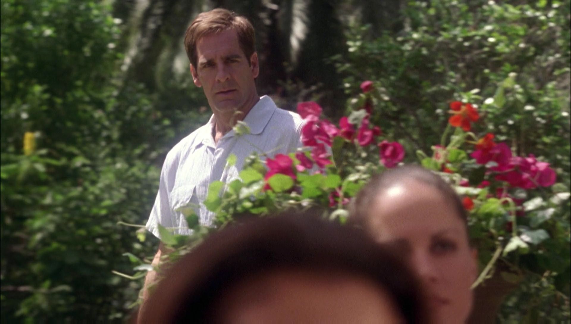 ariane179254_Enterprise_1x01-1x02_BrokenBow_0943.jpg