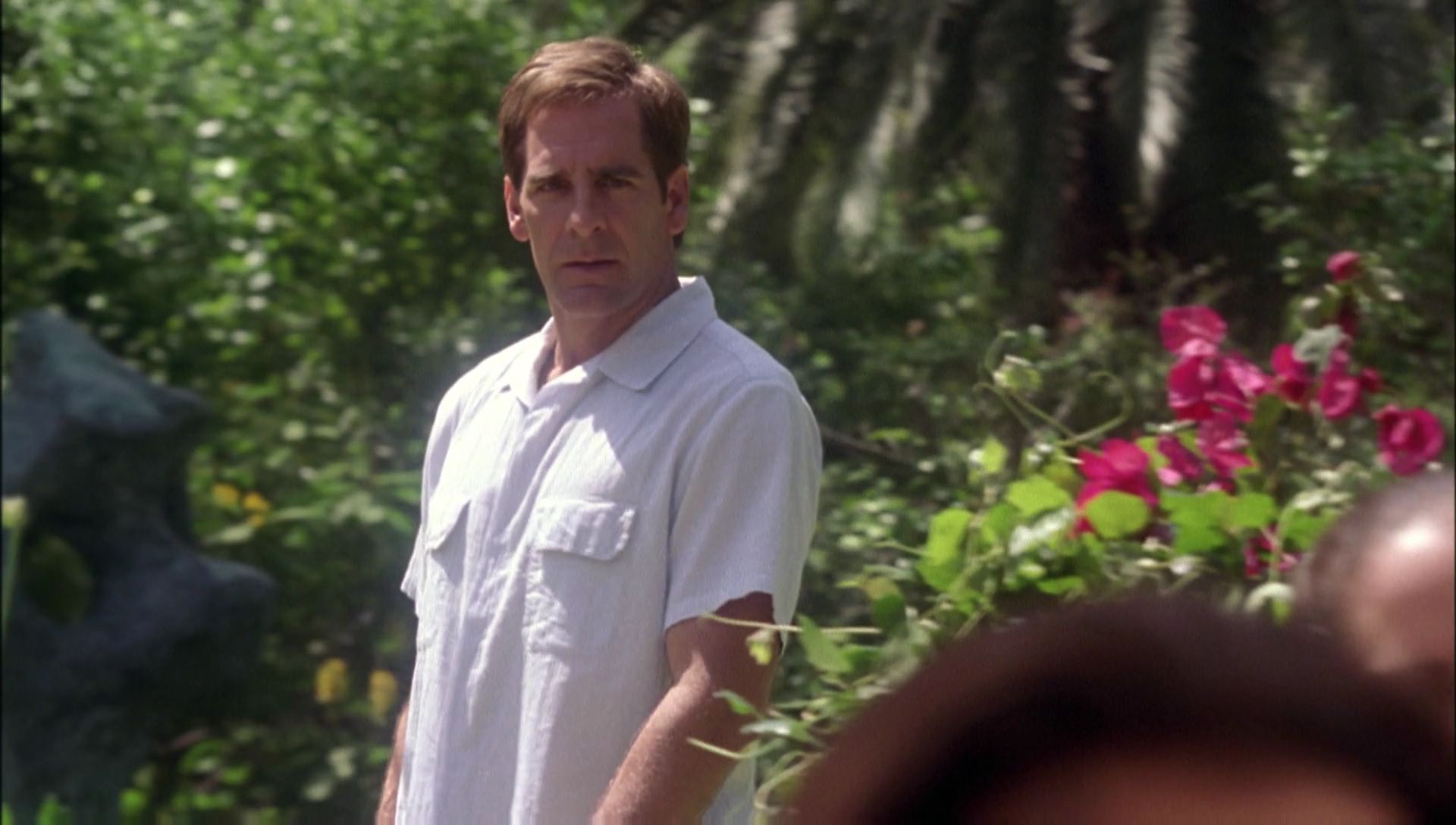 ariane179254_Enterprise_1x01-1x02_BrokenBow_0944.jpg