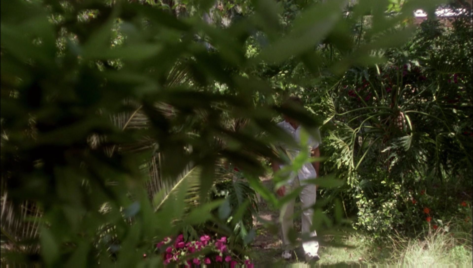ariane179254_Enterprise_1x01-1x02_BrokenBow_0955.jpg