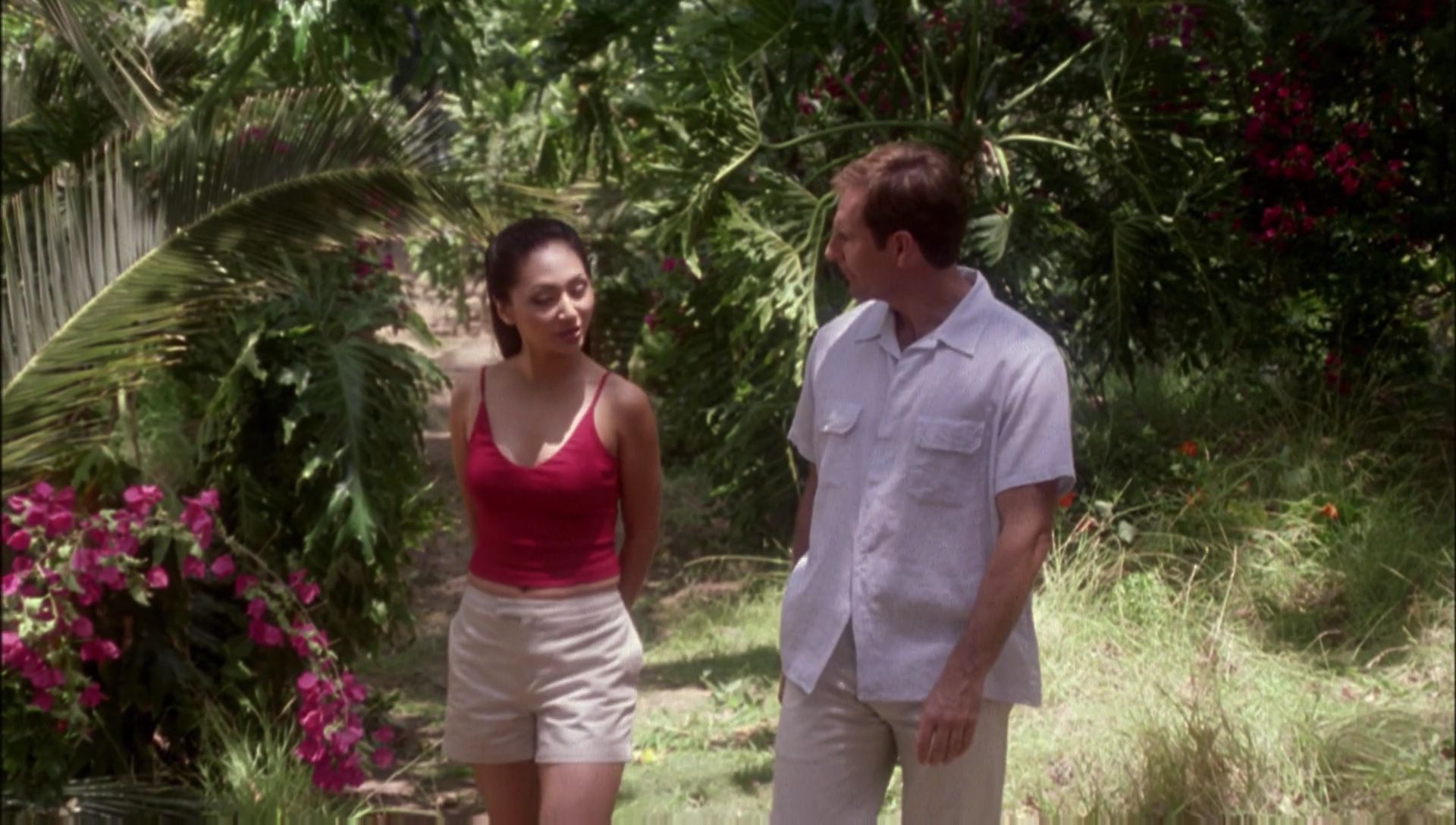 ariane179254_Enterprise_1x01-1x02_BrokenBow_0965.jpg