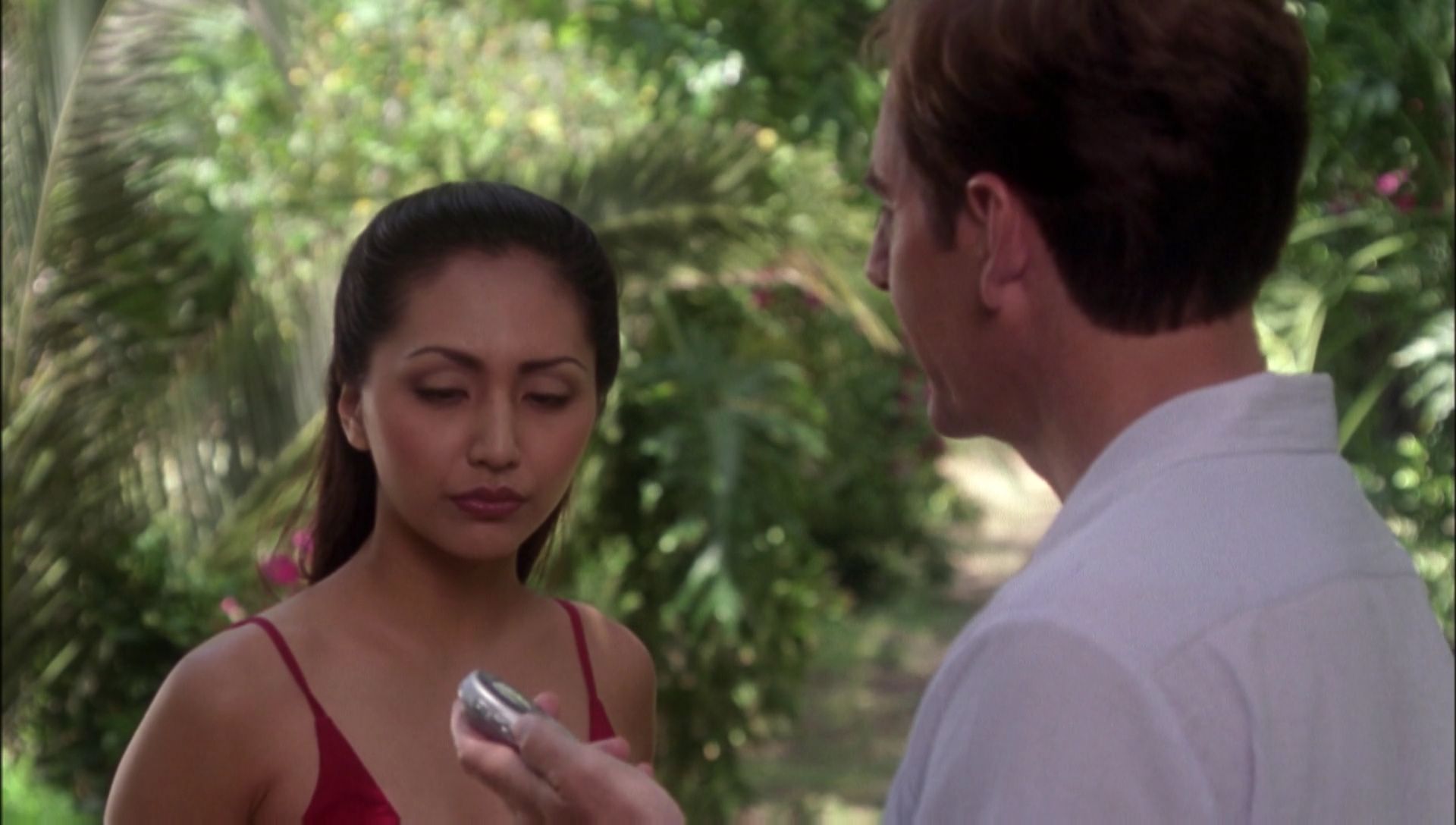 ariane179254_Enterprise_1x01-1x02_BrokenBow_1008.jpg