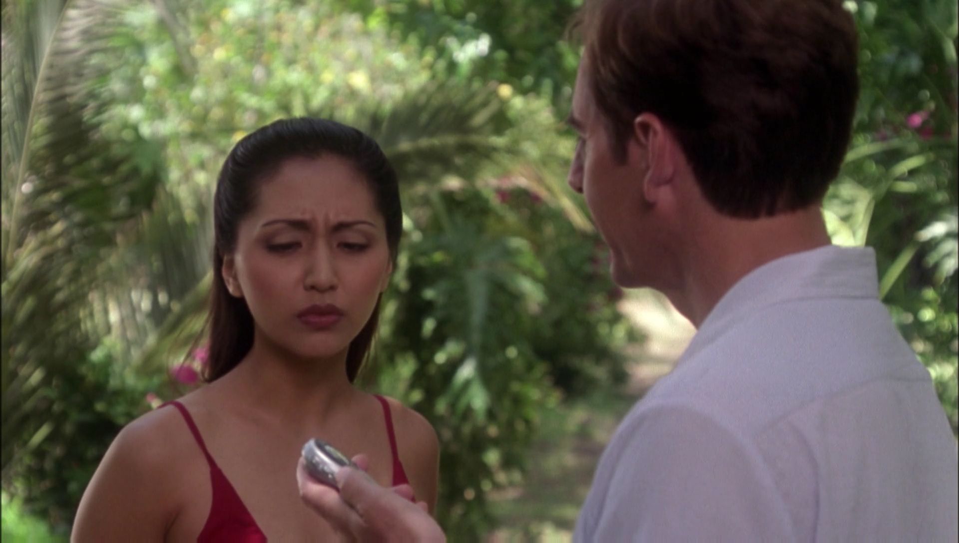 ariane179254_Enterprise_1x01-1x02_BrokenBow_1009.jpg