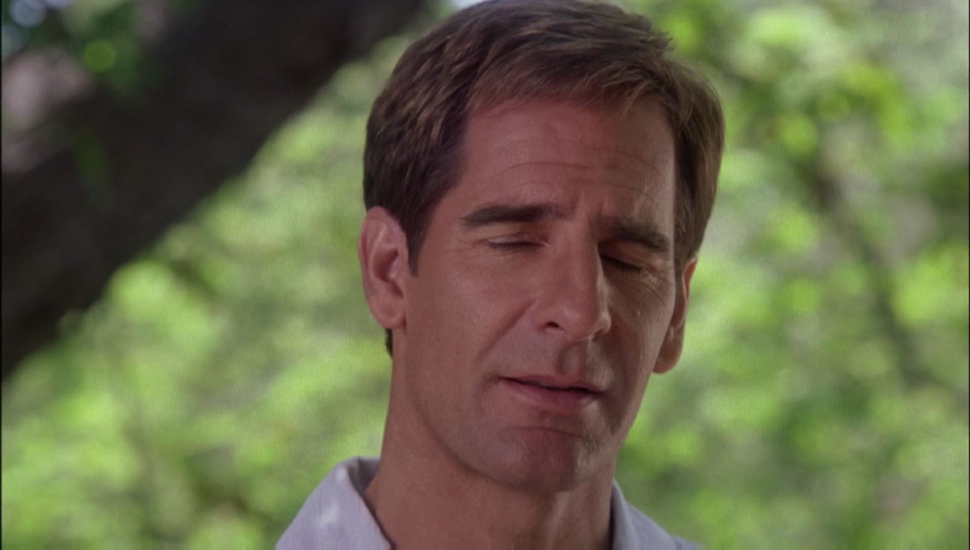 ariane179254_Enterprise_1x01-1x02_BrokenBow_1025.jpg