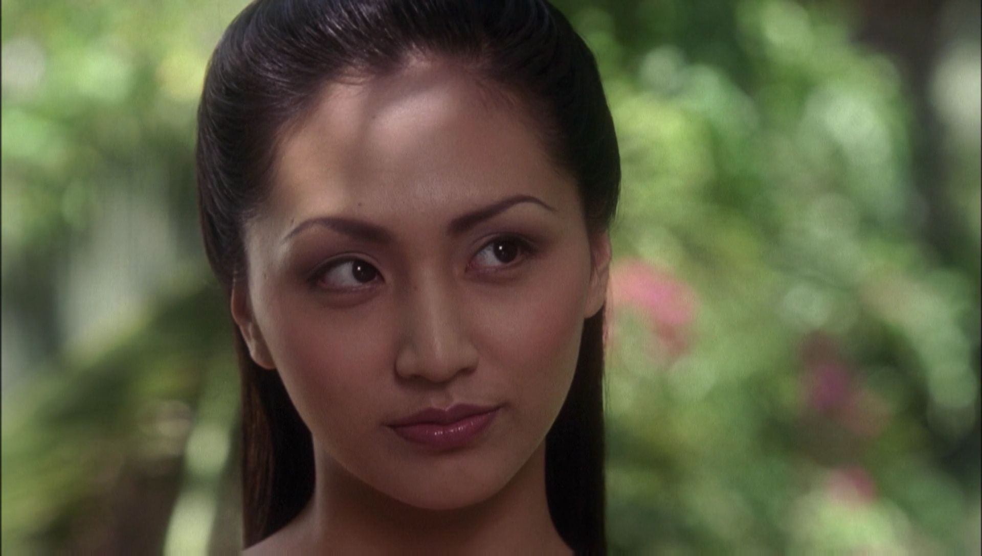 ariane179254_Enterprise_1x01-1x02_BrokenBow_1051.jpg