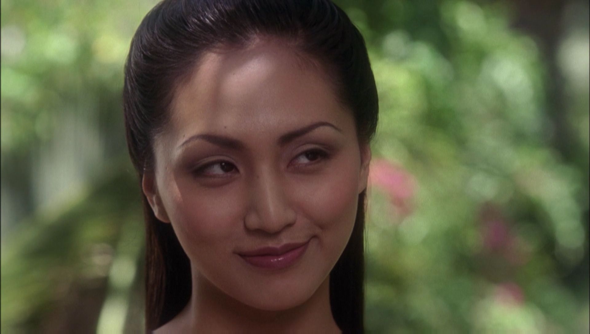 ariane179254_Enterprise_1x01-1x02_BrokenBow_1052.jpg
