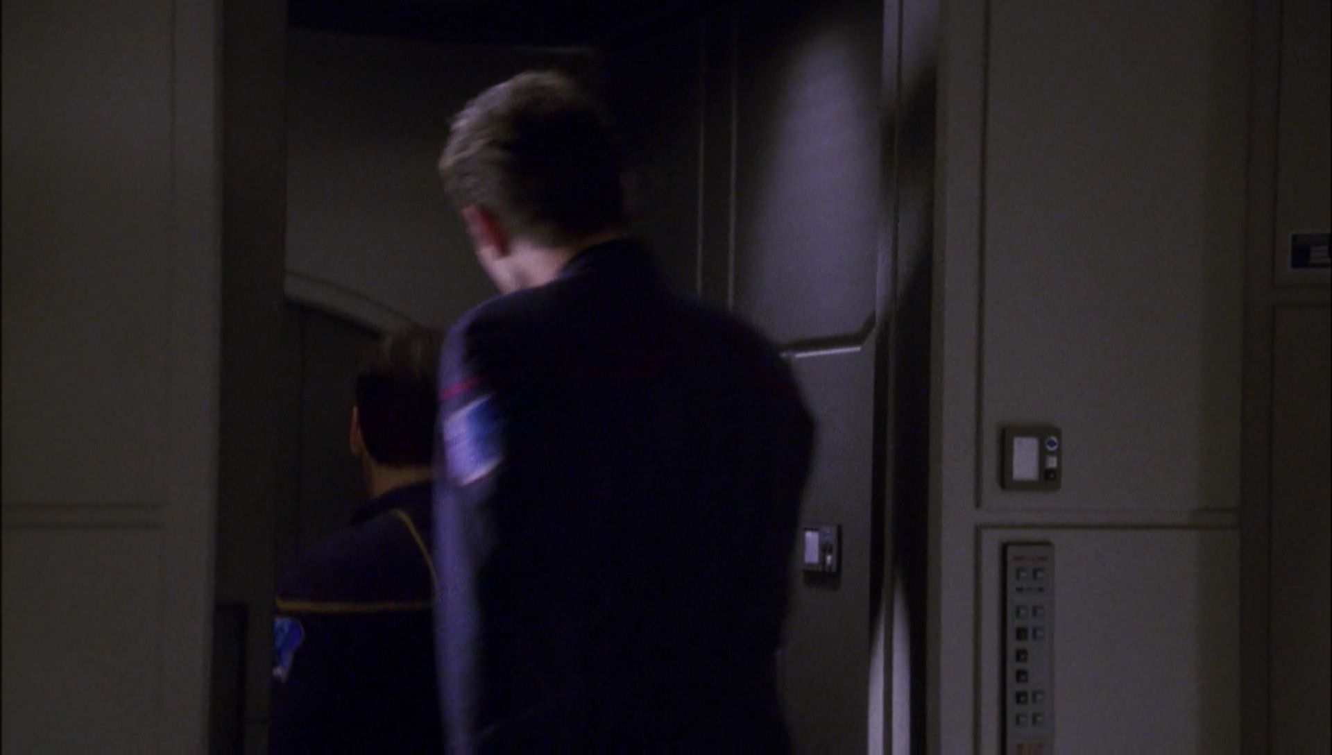 ariane179254_Enterprise_1x01-1x02_BrokenBow_1069.jpg