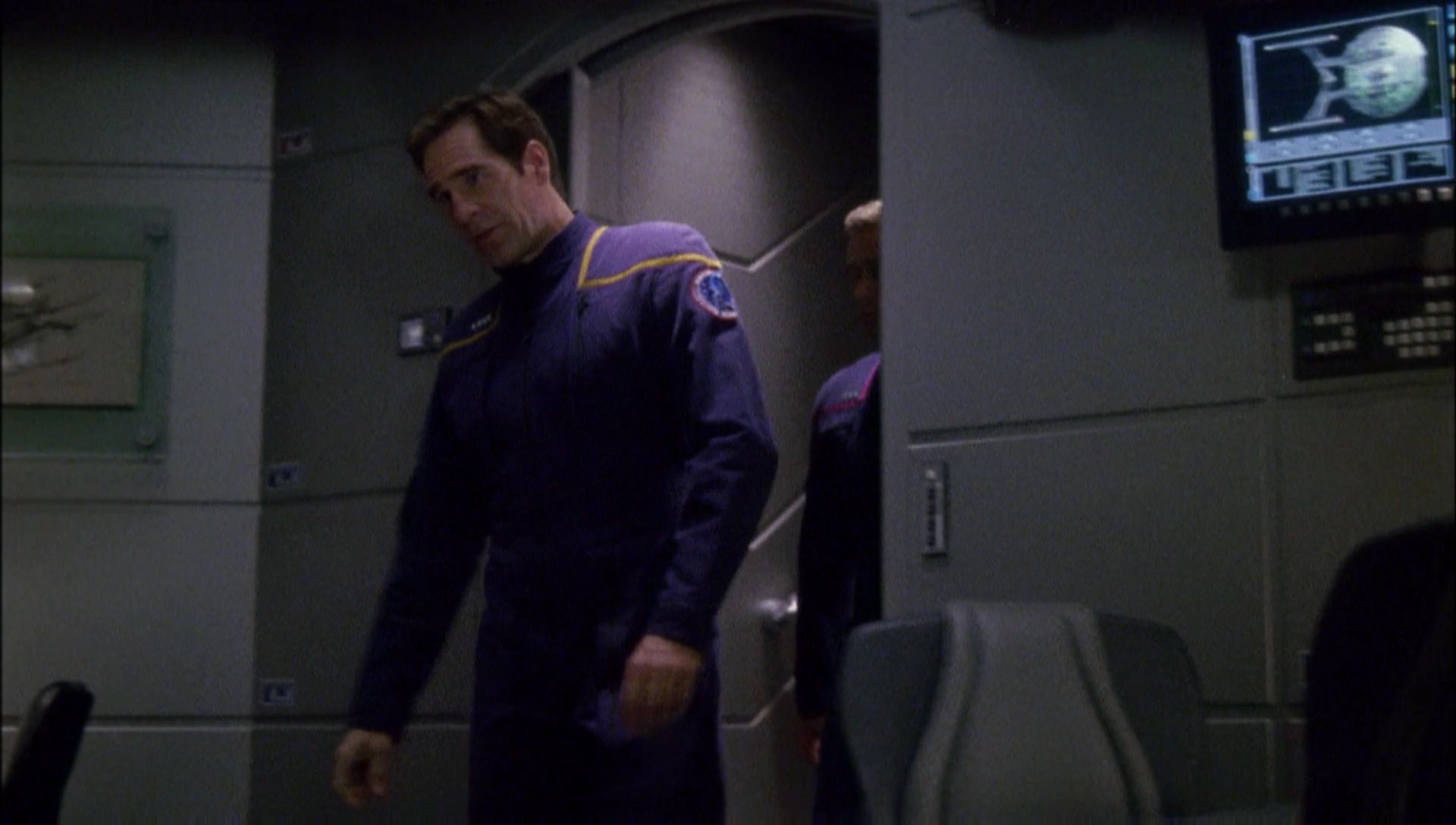 ariane179254_Enterprise_1x01-1x02_BrokenBow_1072.jpg