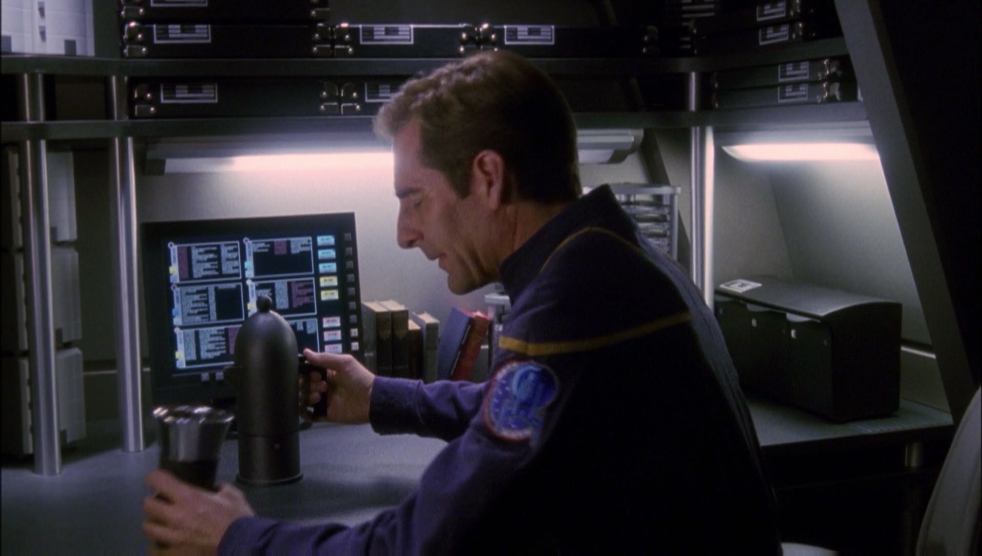 ariane179254_Enterprise_1x01-1x02_BrokenBow_1080.jpg