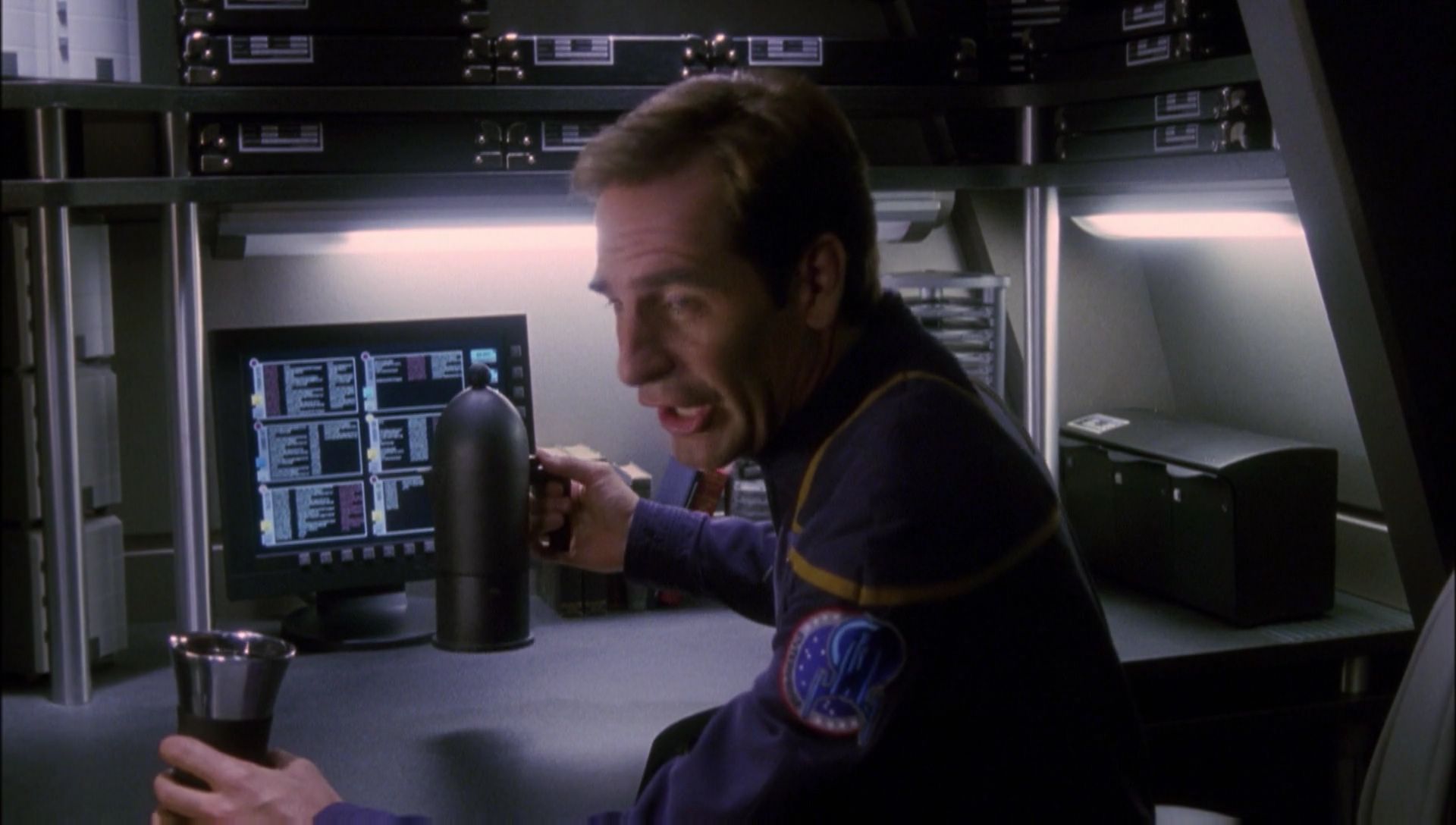 ariane179254_Enterprise_1x01-1x02_BrokenBow_1081.jpg