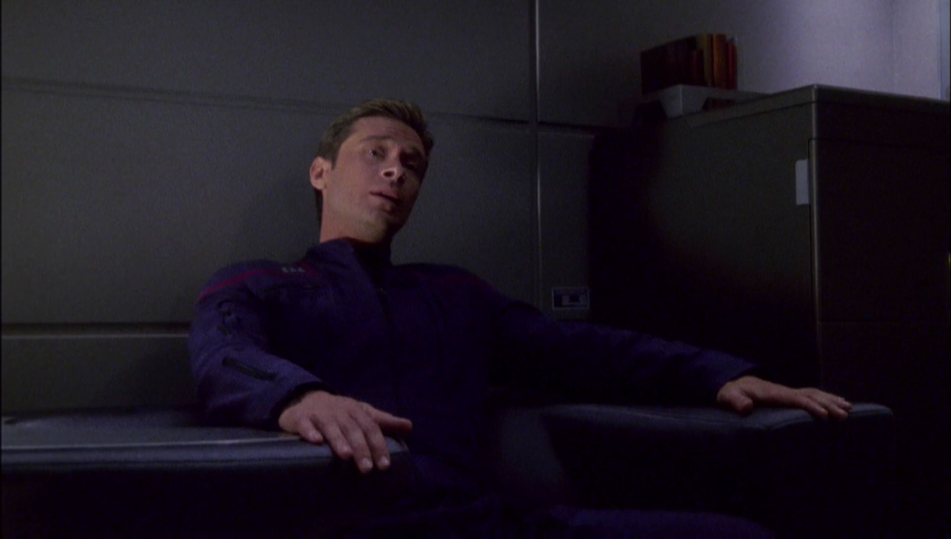 ariane179254_Enterprise_1x01-1x02_BrokenBow_1083.jpg