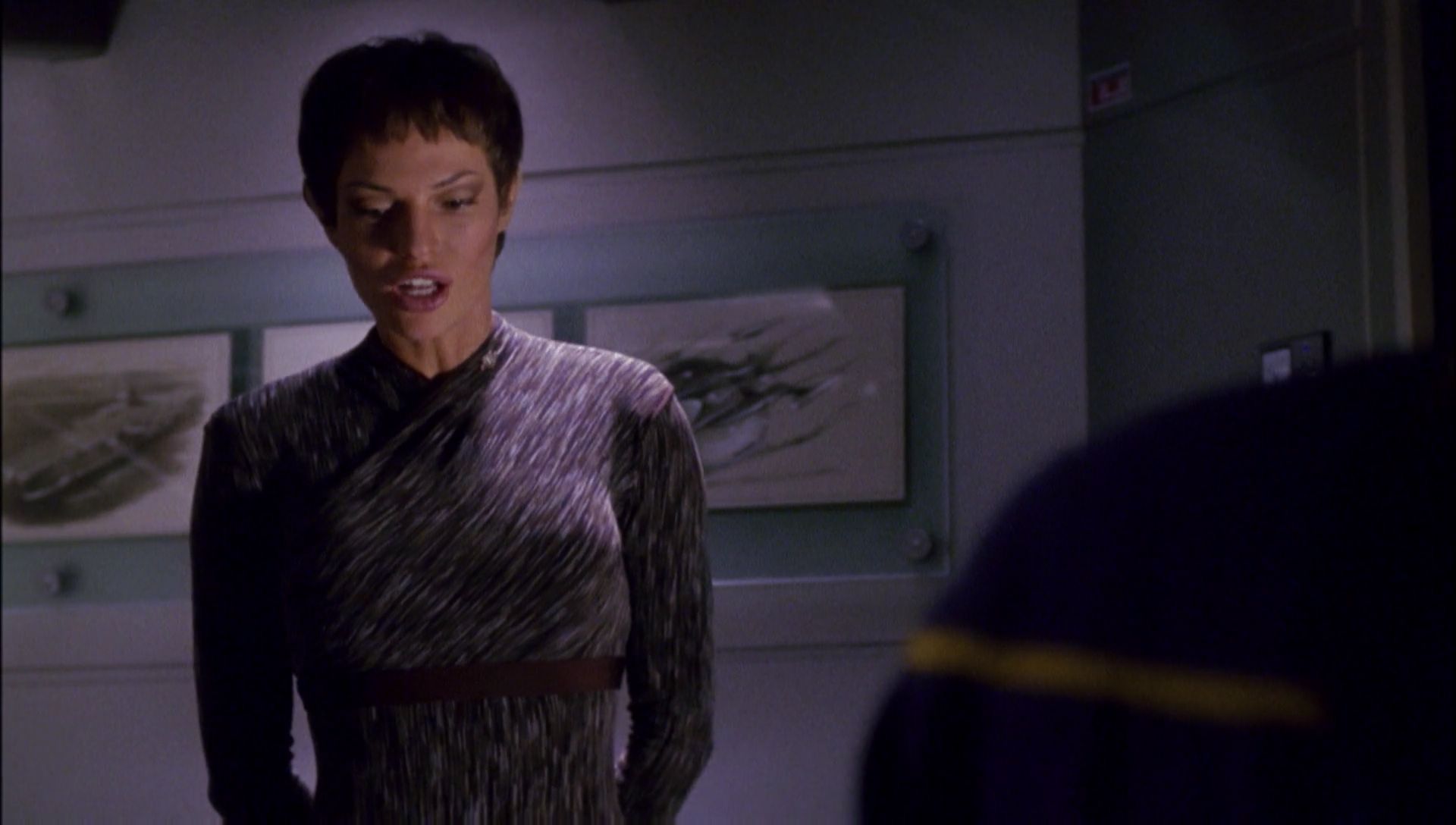 ariane179254_Enterprise_1x01-1x02_BrokenBow_1133.jpg