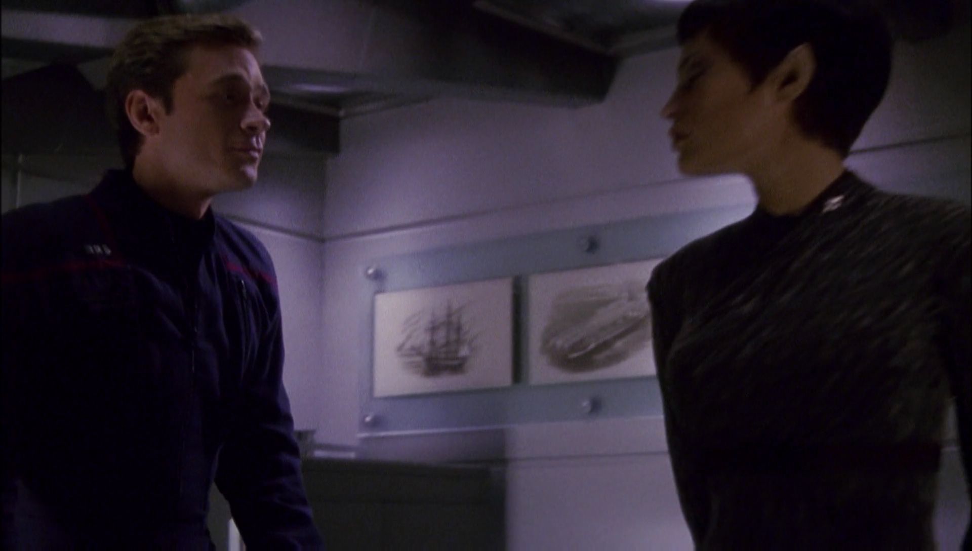 ariane179254_Enterprise_1x01-1x02_BrokenBow_1147.jpg