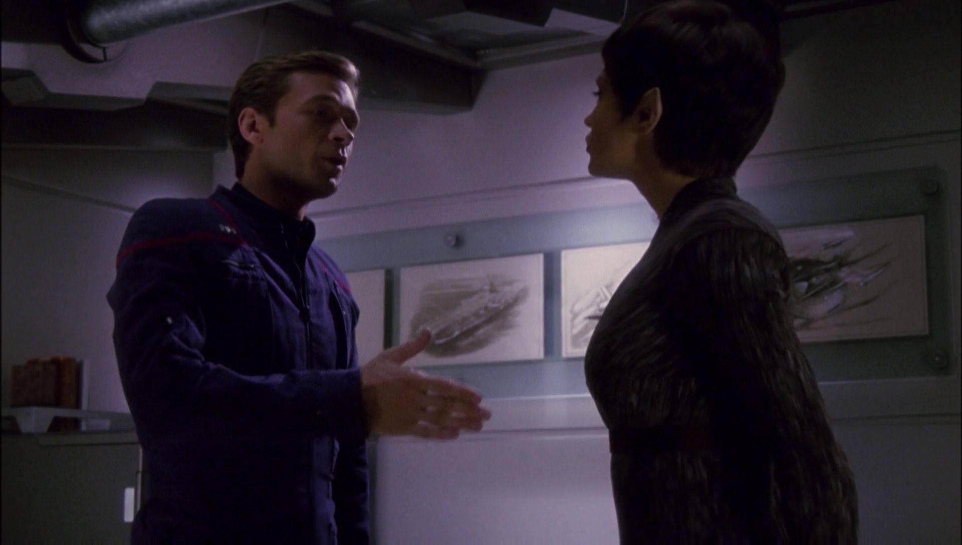 ariane179254_Enterprise_1x01-1x02_BrokenBow_1149.jpg