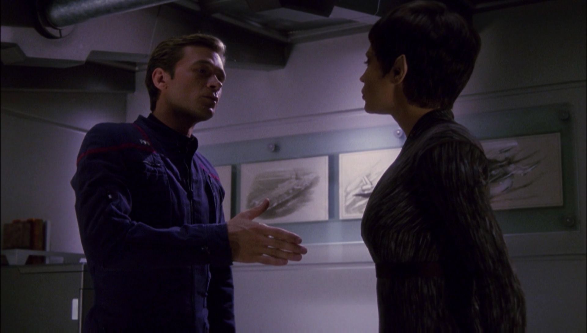 ariane179254_Enterprise_1x01-1x02_BrokenBow_1152.jpg