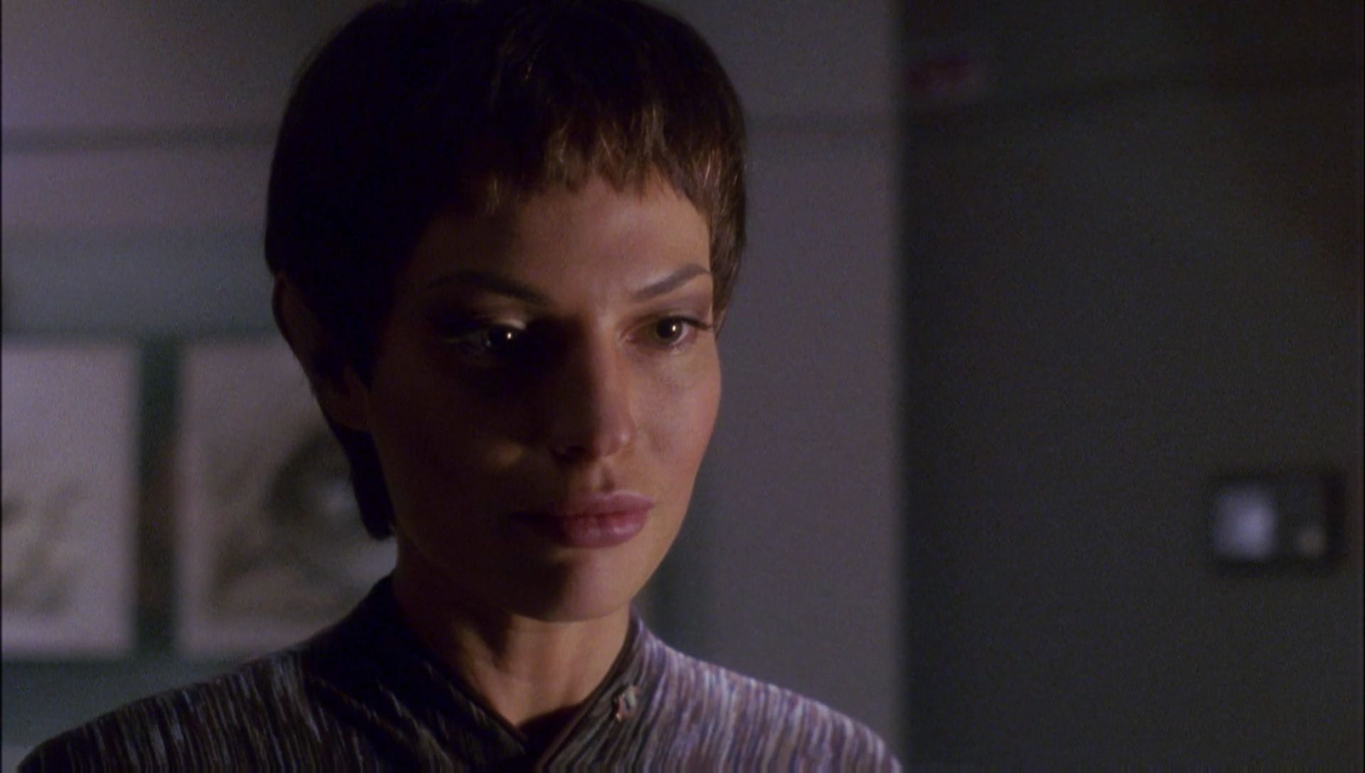 ariane179254_Enterprise_1x01-1x02_BrokenBow_1178.jpg