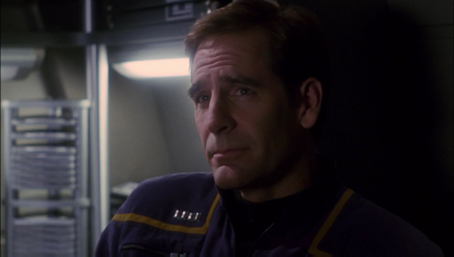 ariane179254_Enterprise_1x01-1x02_BrokenBow_1207.jpg