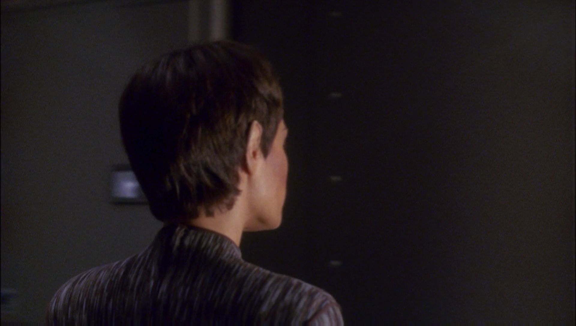 ariane179254_Enterprise_1x01-1x02_BrokenBow_1211.jpg