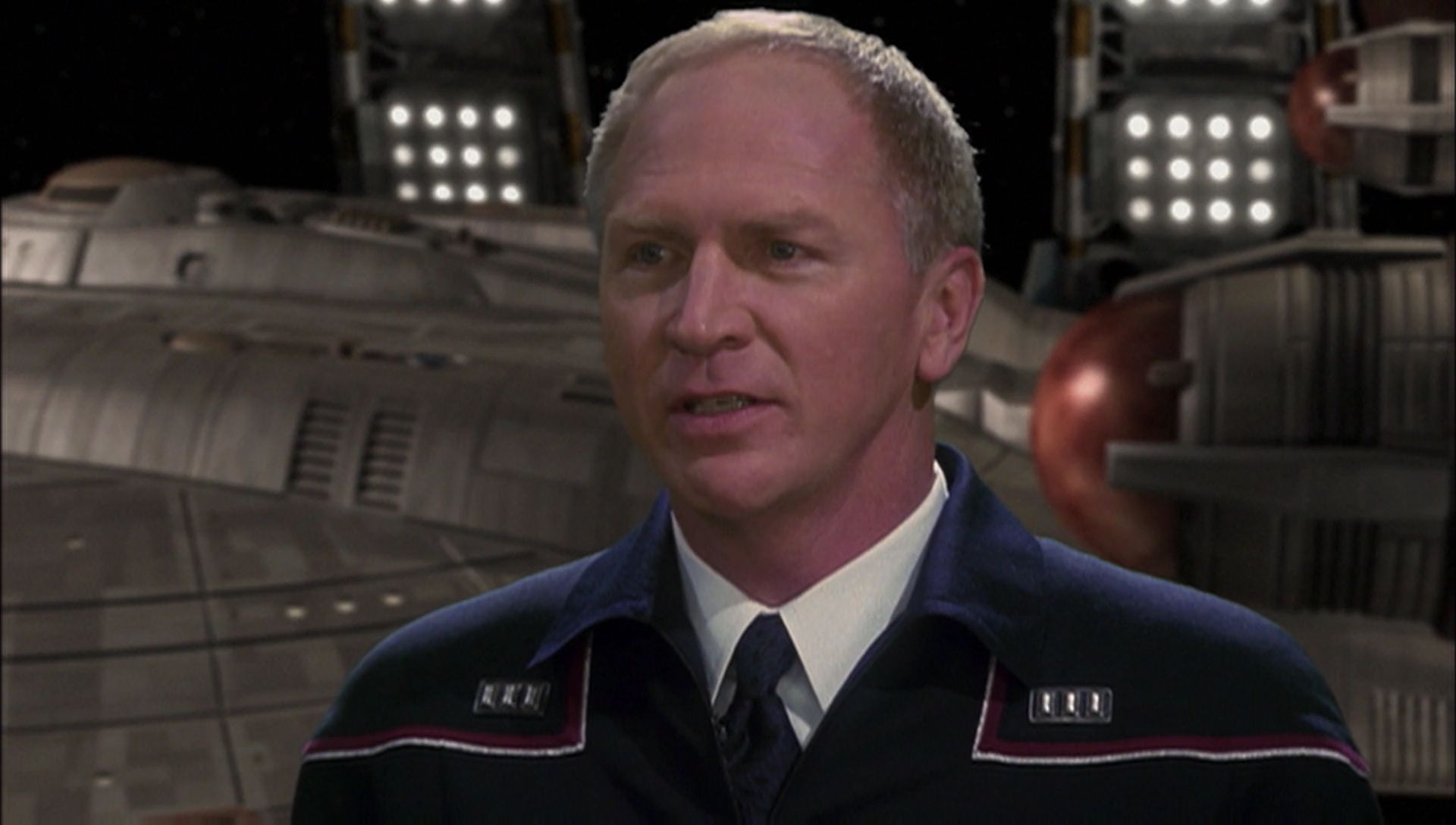 ariane179254_Enterprise_1x01-1x02_BrokenBow_1224.jpg