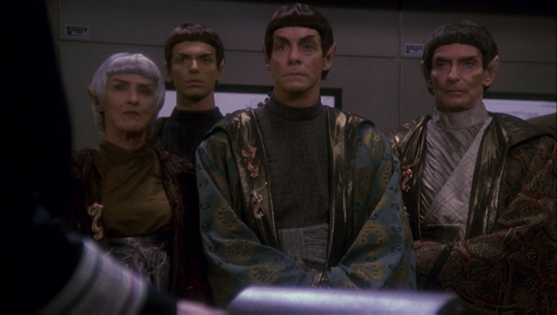 ariane179254_Enterprise_1x01-1x02_BrokenBow_1228.jpg