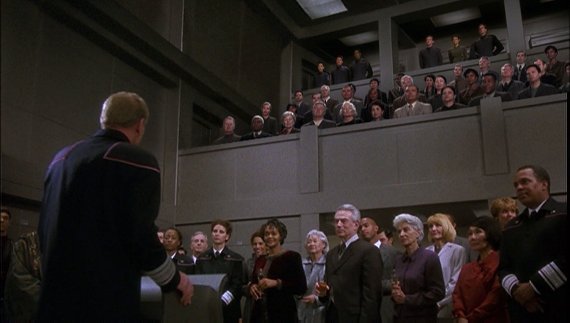 ariane179254_Enterprise_1x01-1x02_BrokenBow_1237.jpg
