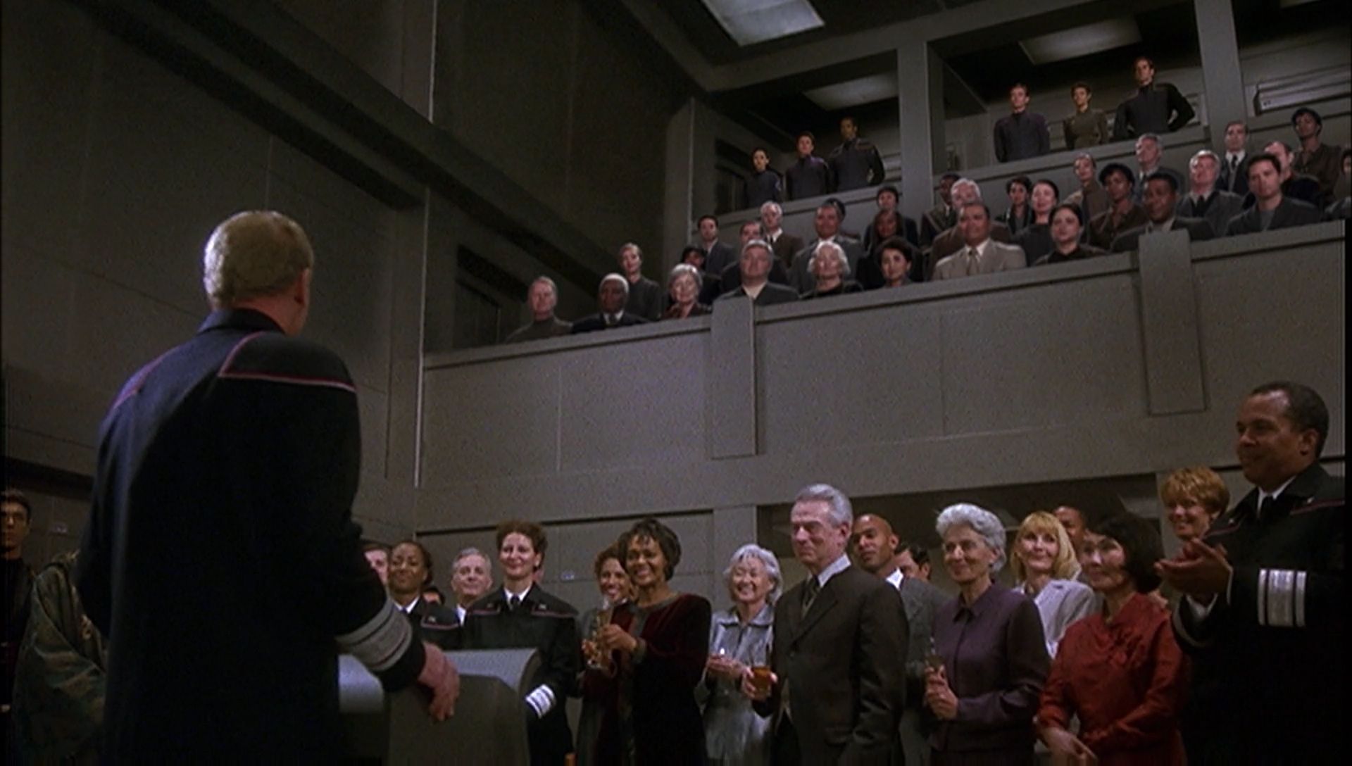 ariane179254_Enterprise_1x01-1x02_BrokenBow_1247.jpg