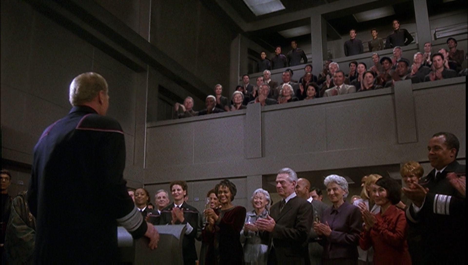 ariane179254_Enterprise_1x01-1x02_BrokenBow_1248.jpg