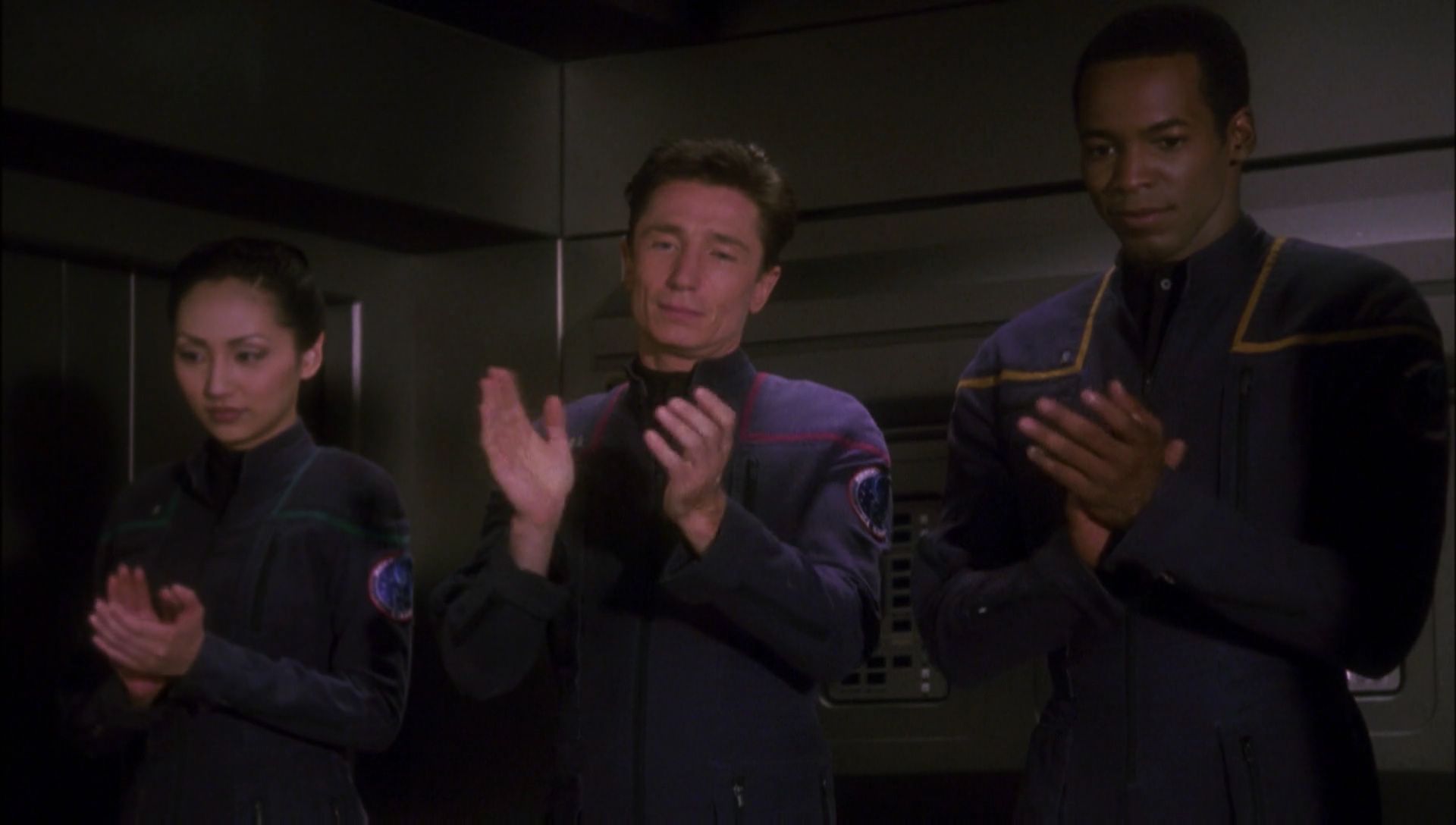 ariane179254_Enterprise_1x01-1x02_BrokenBow_1254.jpg