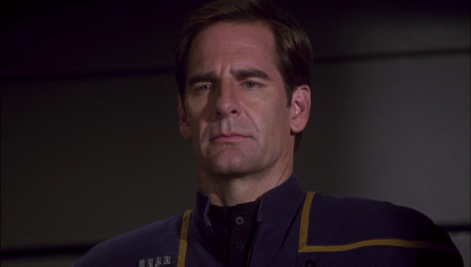ariane179254_Enterprise_1x01-1x02_BrokenBow_1273.jpg