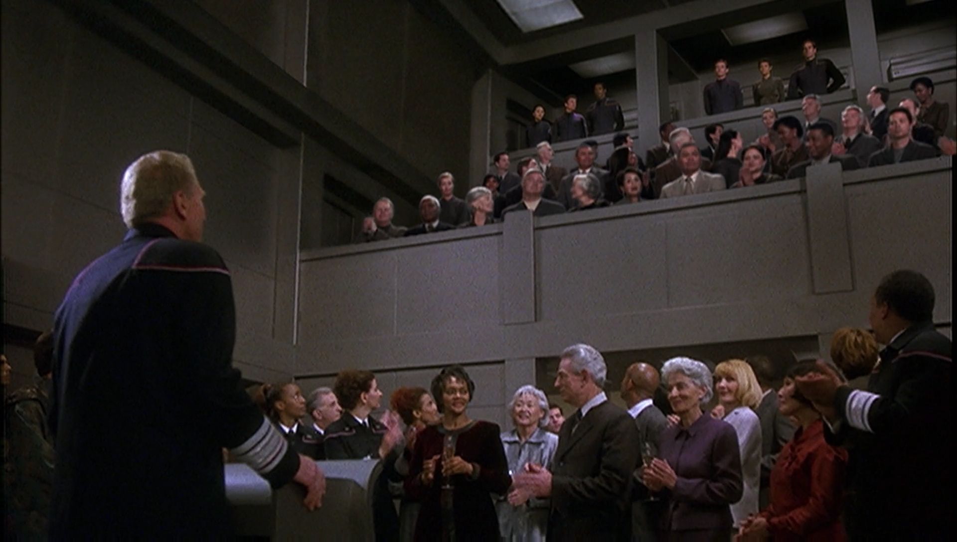 ariane179254_Enterprise_1x01-1x02_BrokenBow_1274.jpg