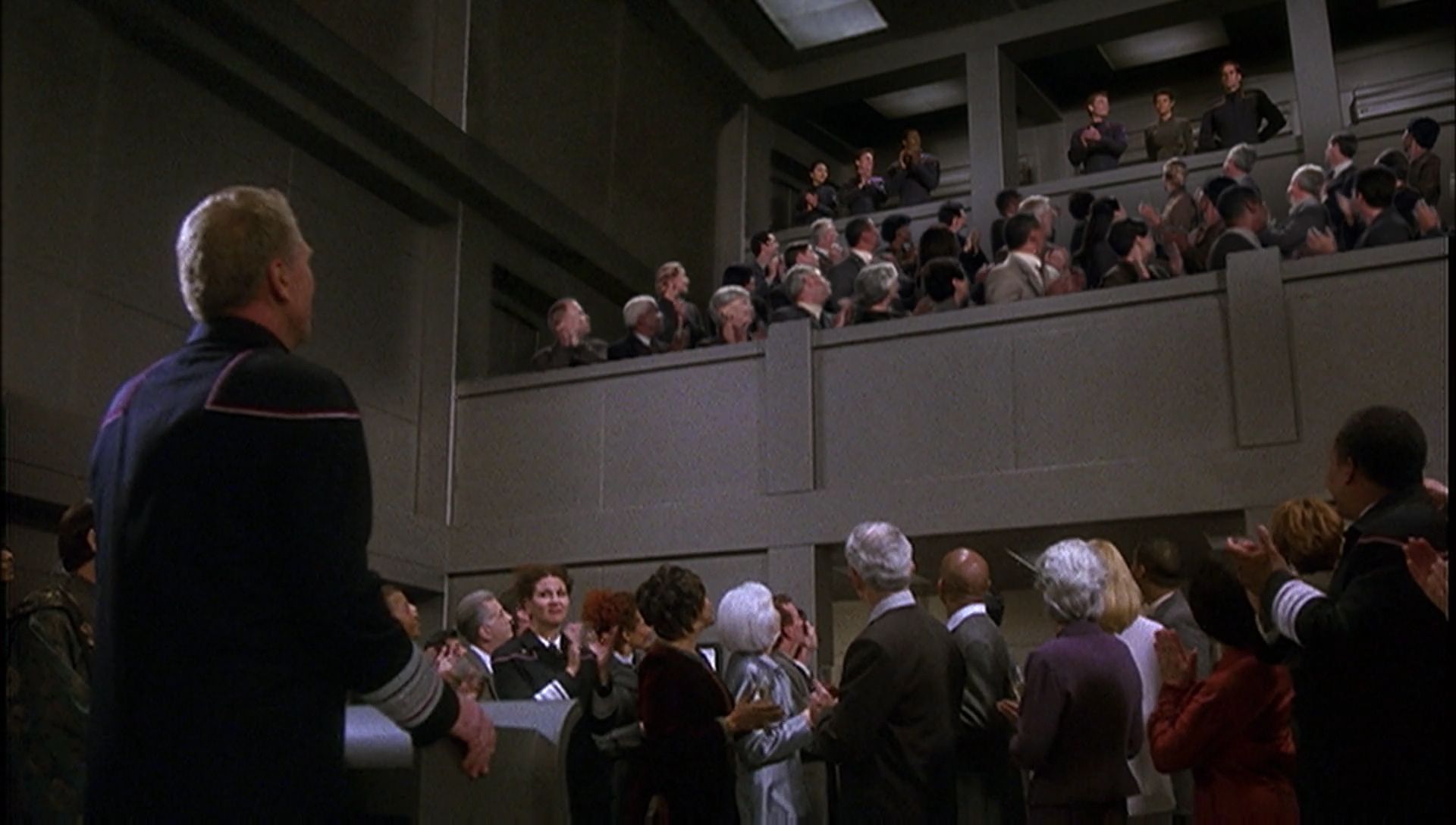ariane179254_Enterprise_1x01-1x02_BrokenBow_1277.jpg