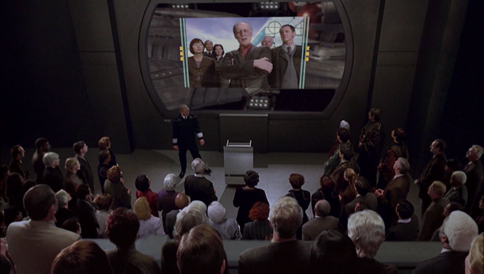 ariane179254_Enterprise_1x01-1x02_BrokenBow_1303.jpg