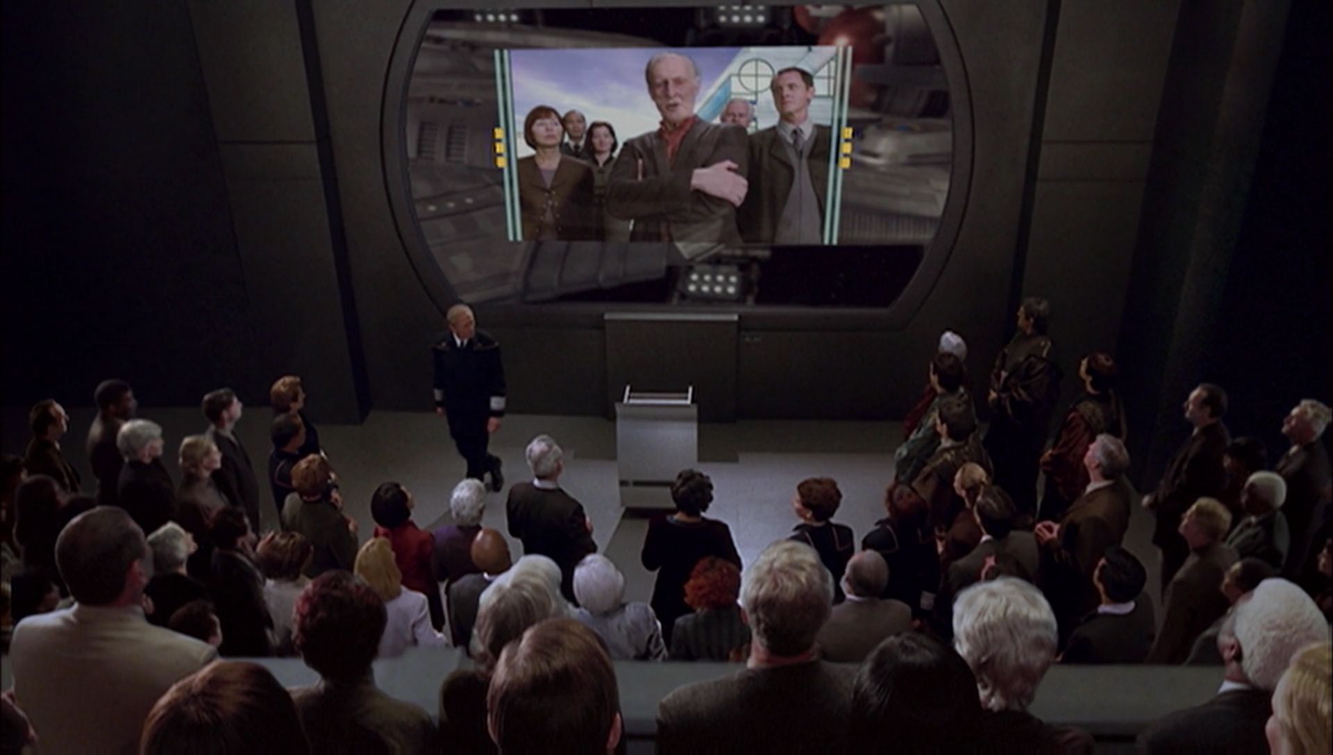 ariane179254_Enterprise_1x01-1x02_BrokenBow_1304.jpg