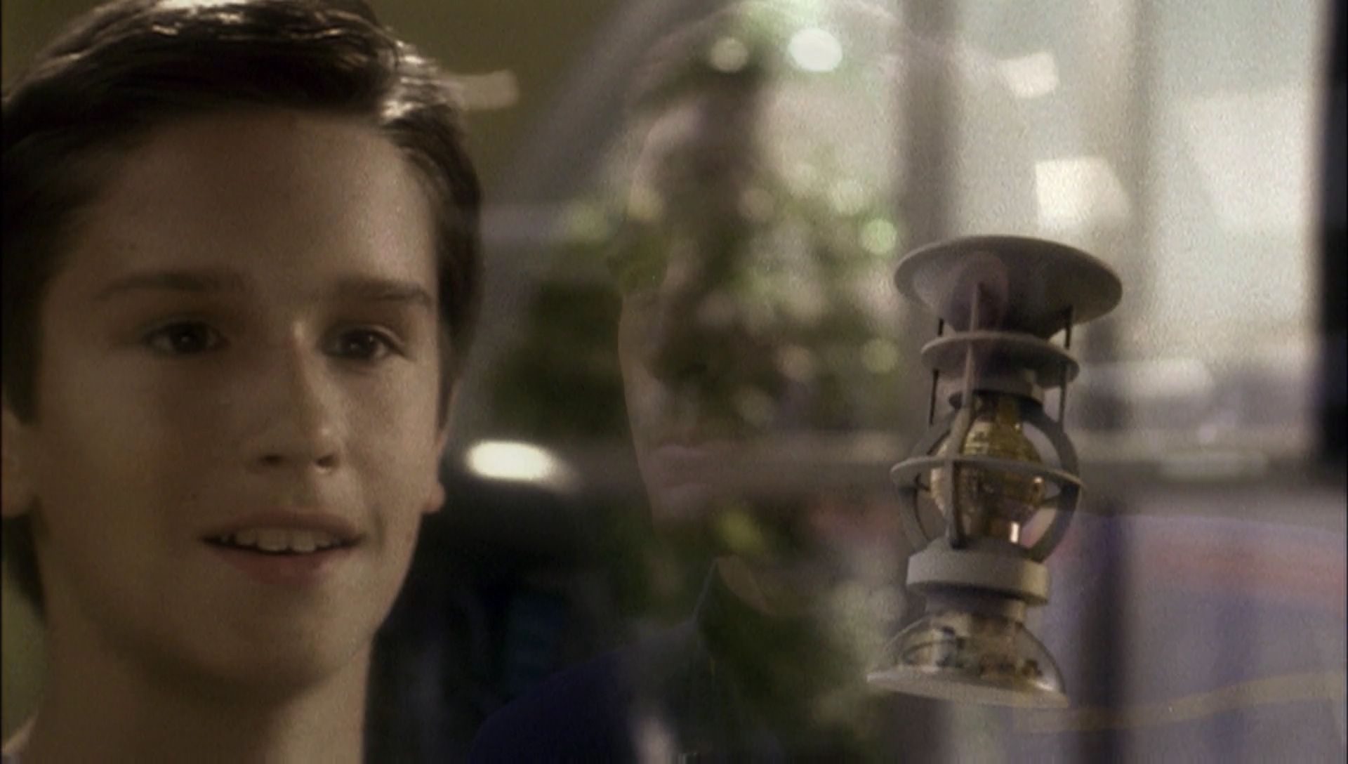 ariane179254_Enterprise_1x01-1x02_BrokenBow_1341.jpg