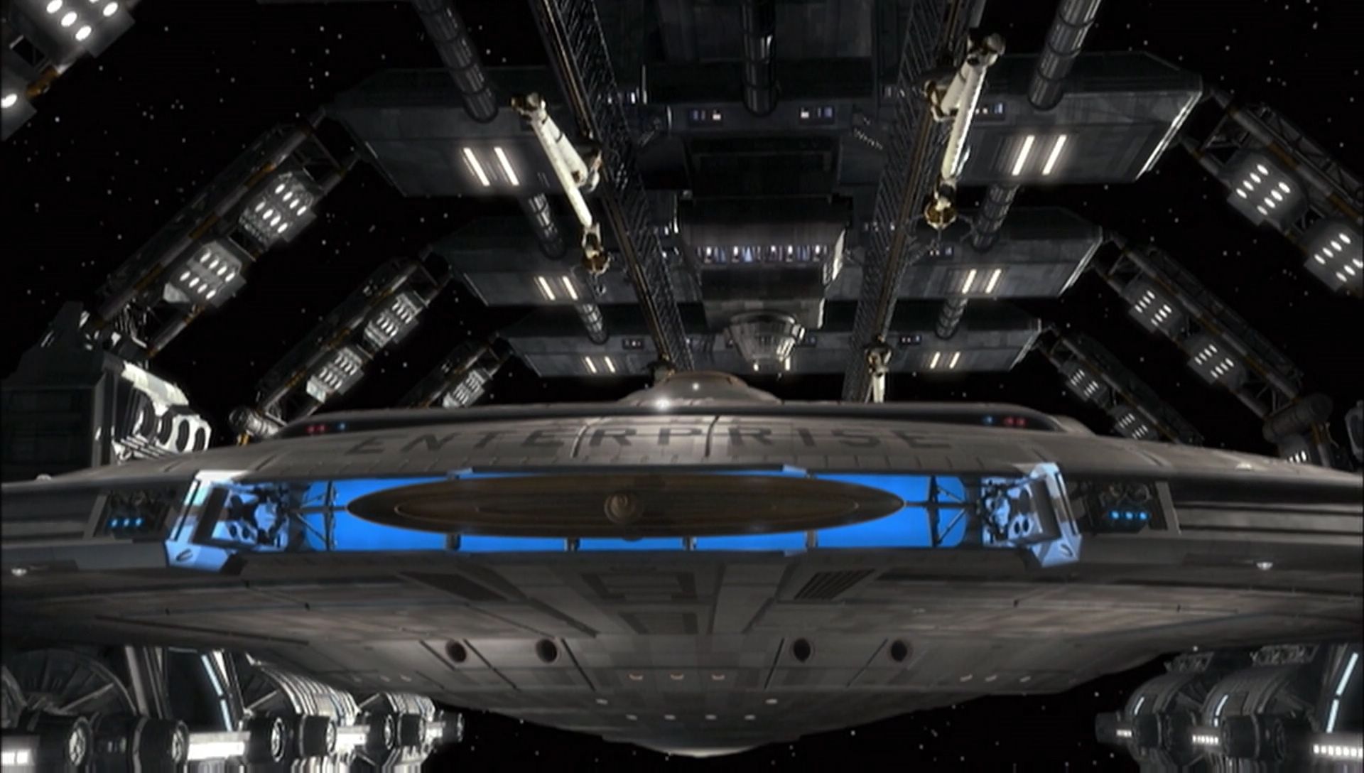 ariane179254_Enterprise_1x01-1x02_BrokenBow_1382.jpg