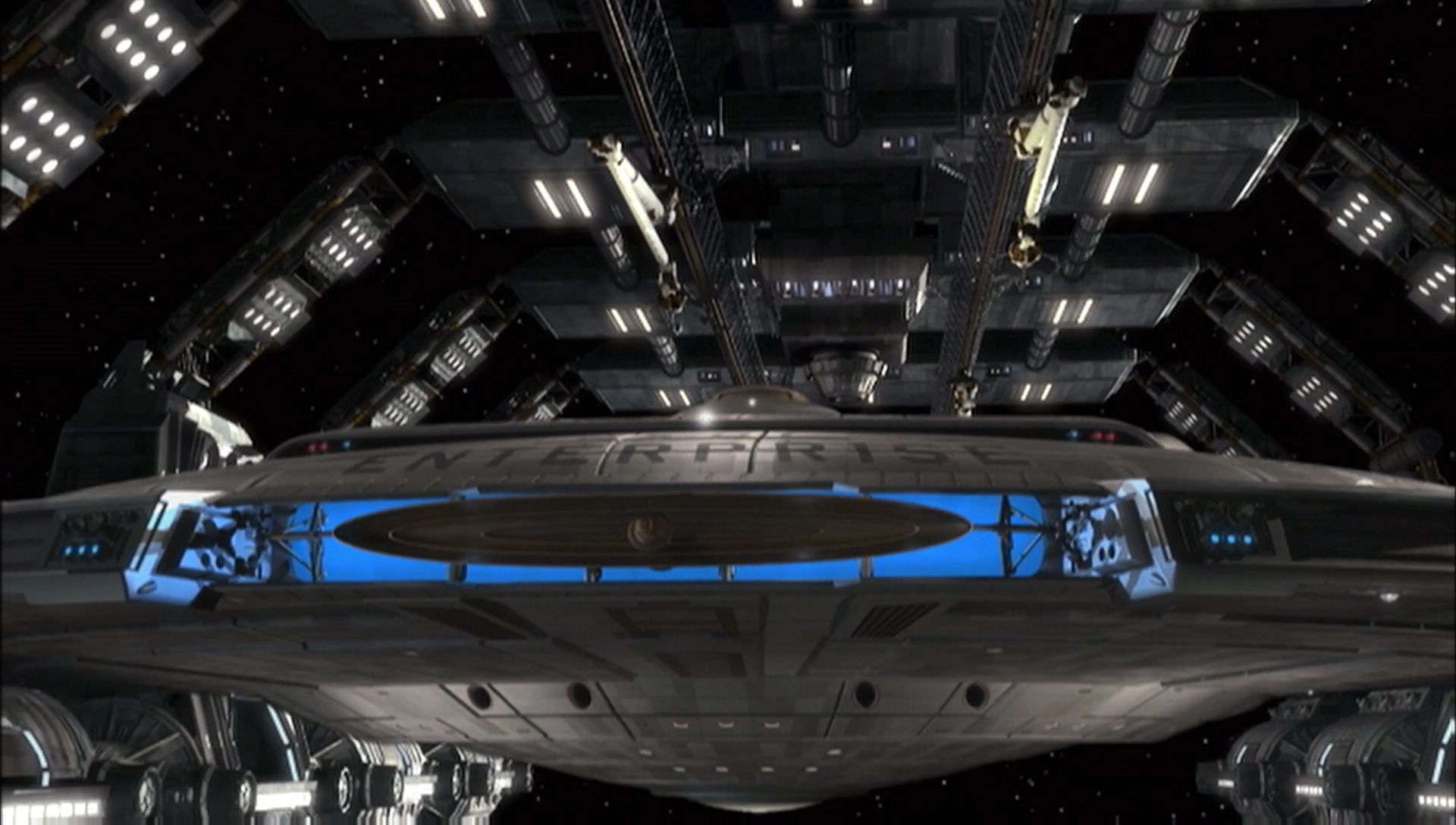 ariane179254_Enterprise_1x01-1x02_BrokenBow_1383.jpg