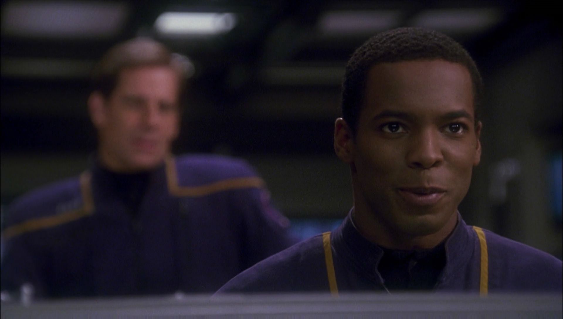 ariane179254_Enterprise_1x01-1x02_BrokenBow_1404.jpg