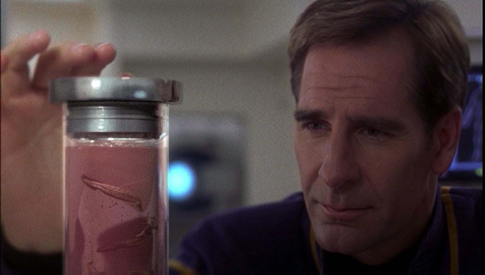 ariane179254_Enterprise_1x01-1x02_BrokenBow_1491.jpg