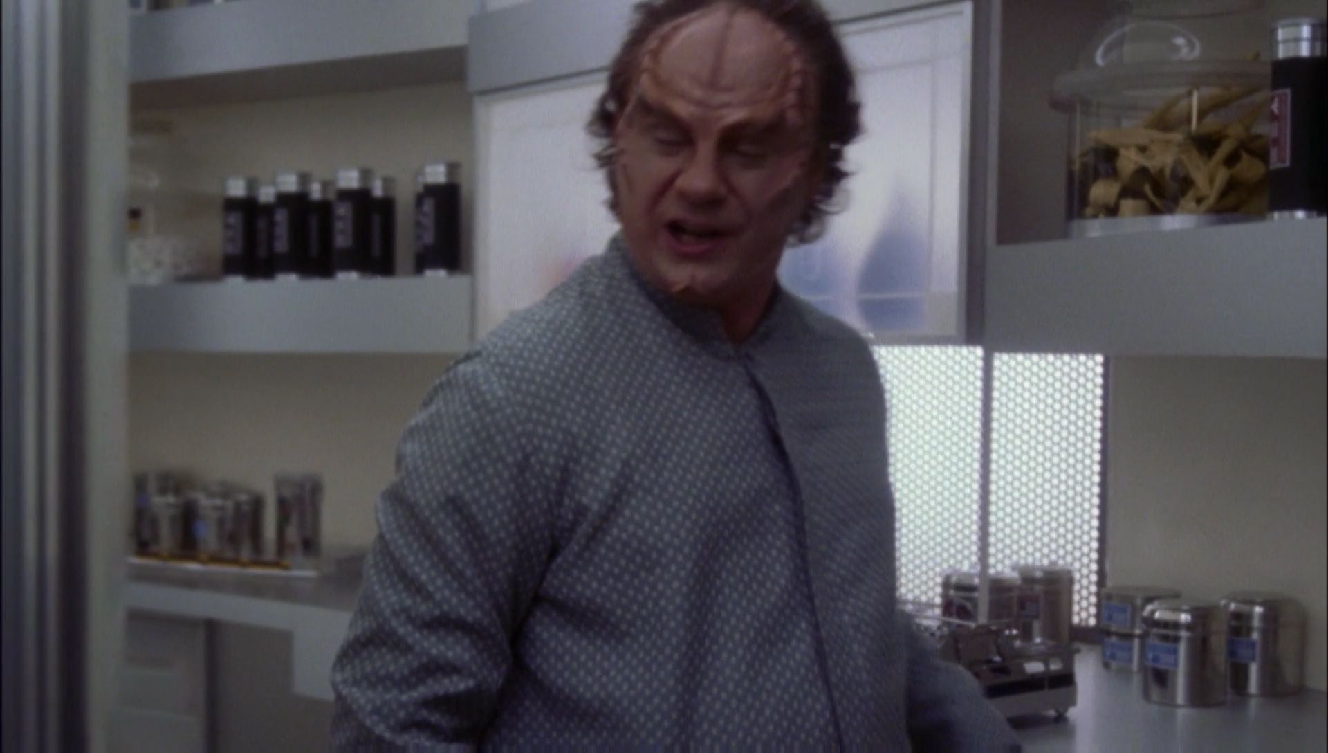 ariane179254_Enterprise_1x01-1x02_BrokenBow_1506.jpg