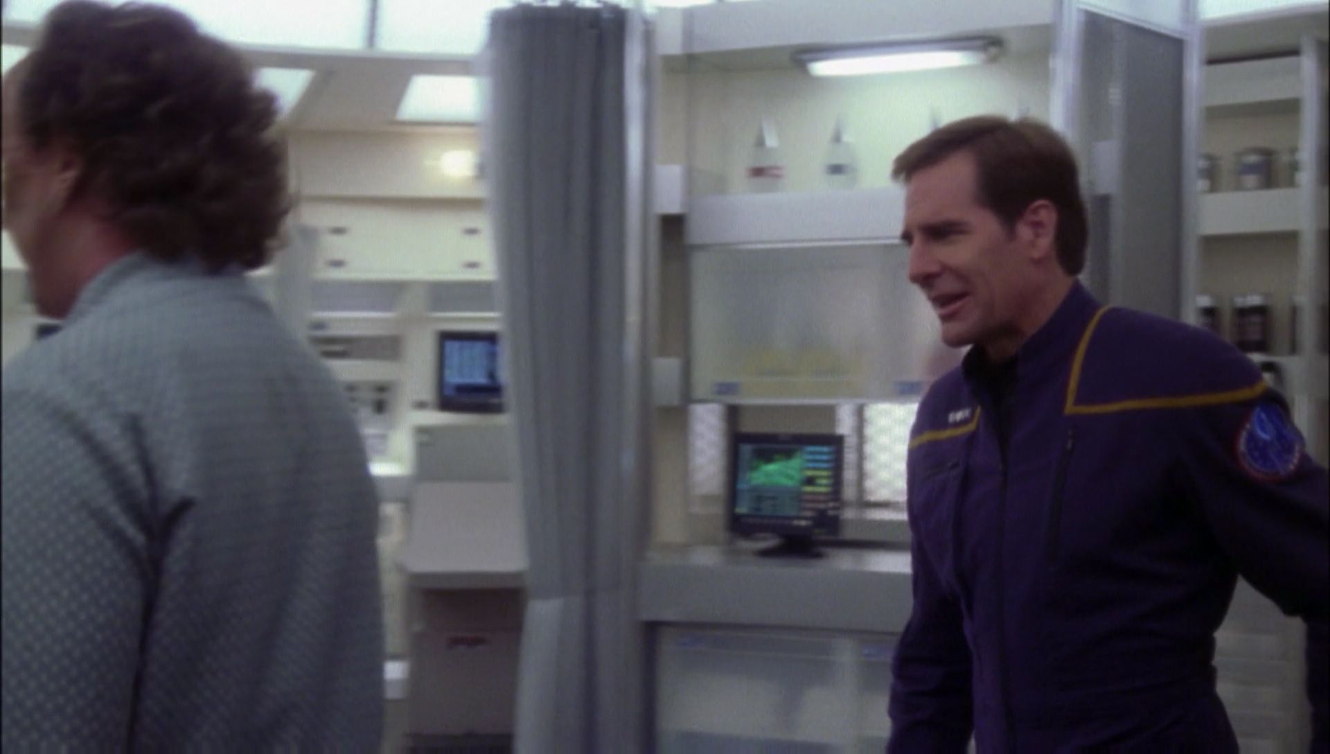 ariane179254_Enterprise_1x01-1x02_BrokenBow_1509.jpg