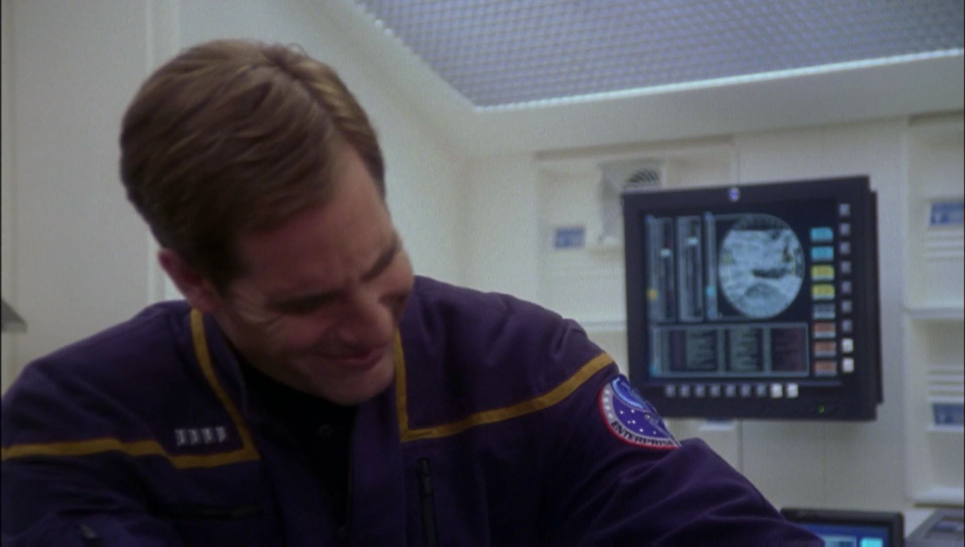 ariane179254_Enterprise_1x01-1x02_BrokenBow_1521.jpg