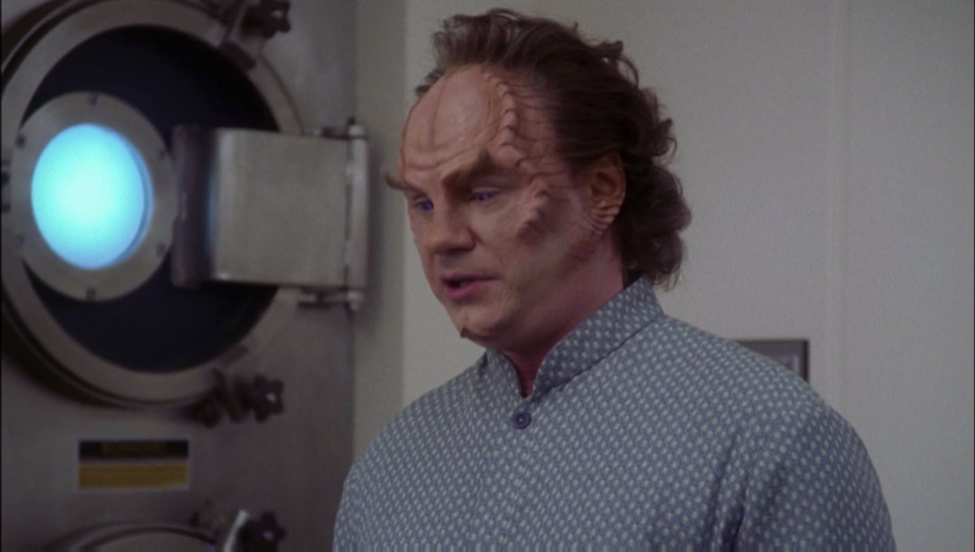 ariane179254_Enterprise_1x01-1x02_BrokenBow_1522.jpg
